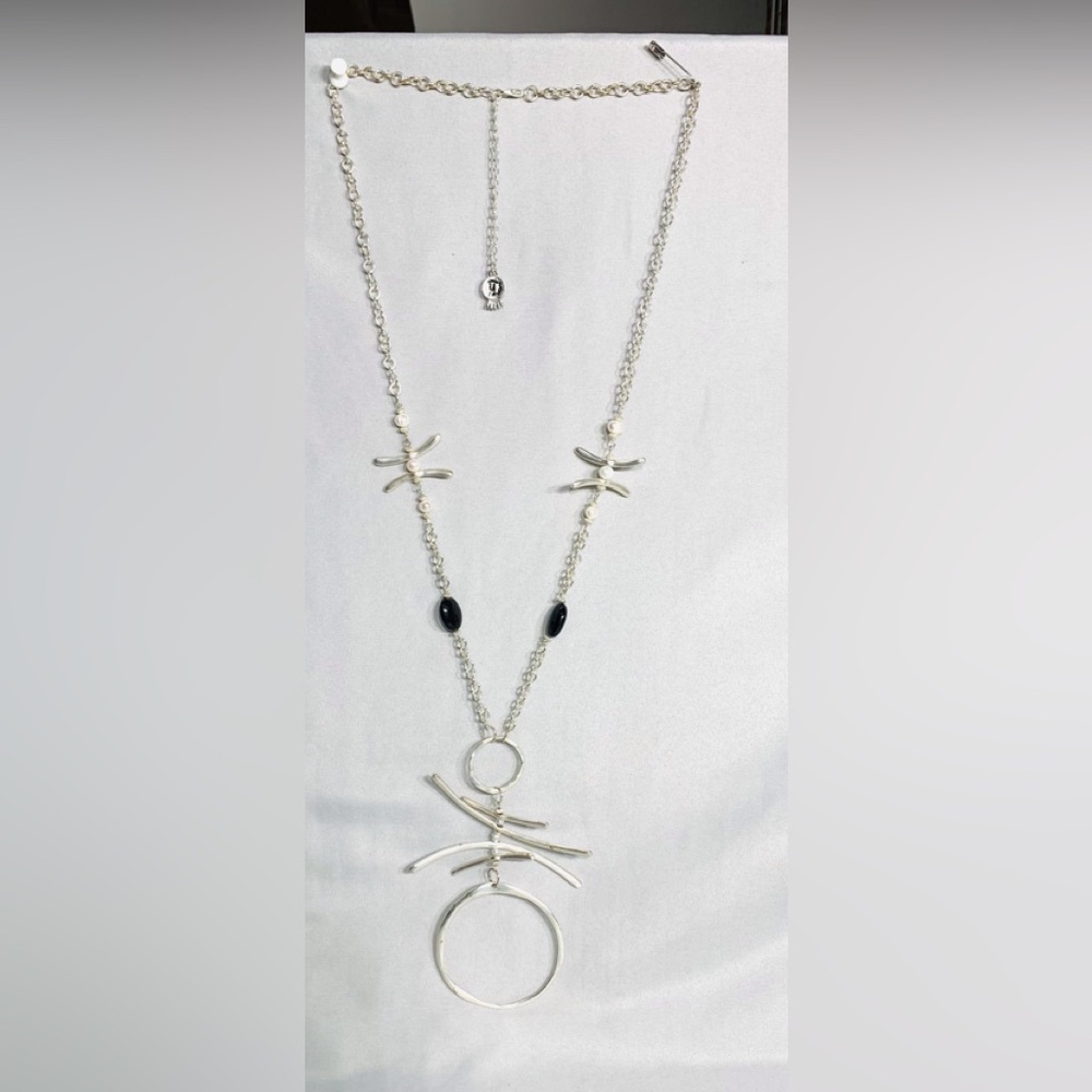 Necklace silver with black beads